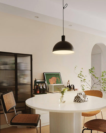 Adjustable Metal Pendant Light for Focused Illumination